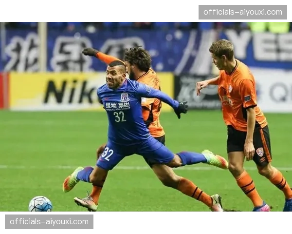 申花拉唐回归锋线位置梅开二度，包办球队全部进球